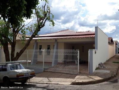 Casa para Venda, em Adamantina, bairro Jardim Ipiranga, 3 dormitórios, 1 banheiro, 2 suítes, 2 vagas